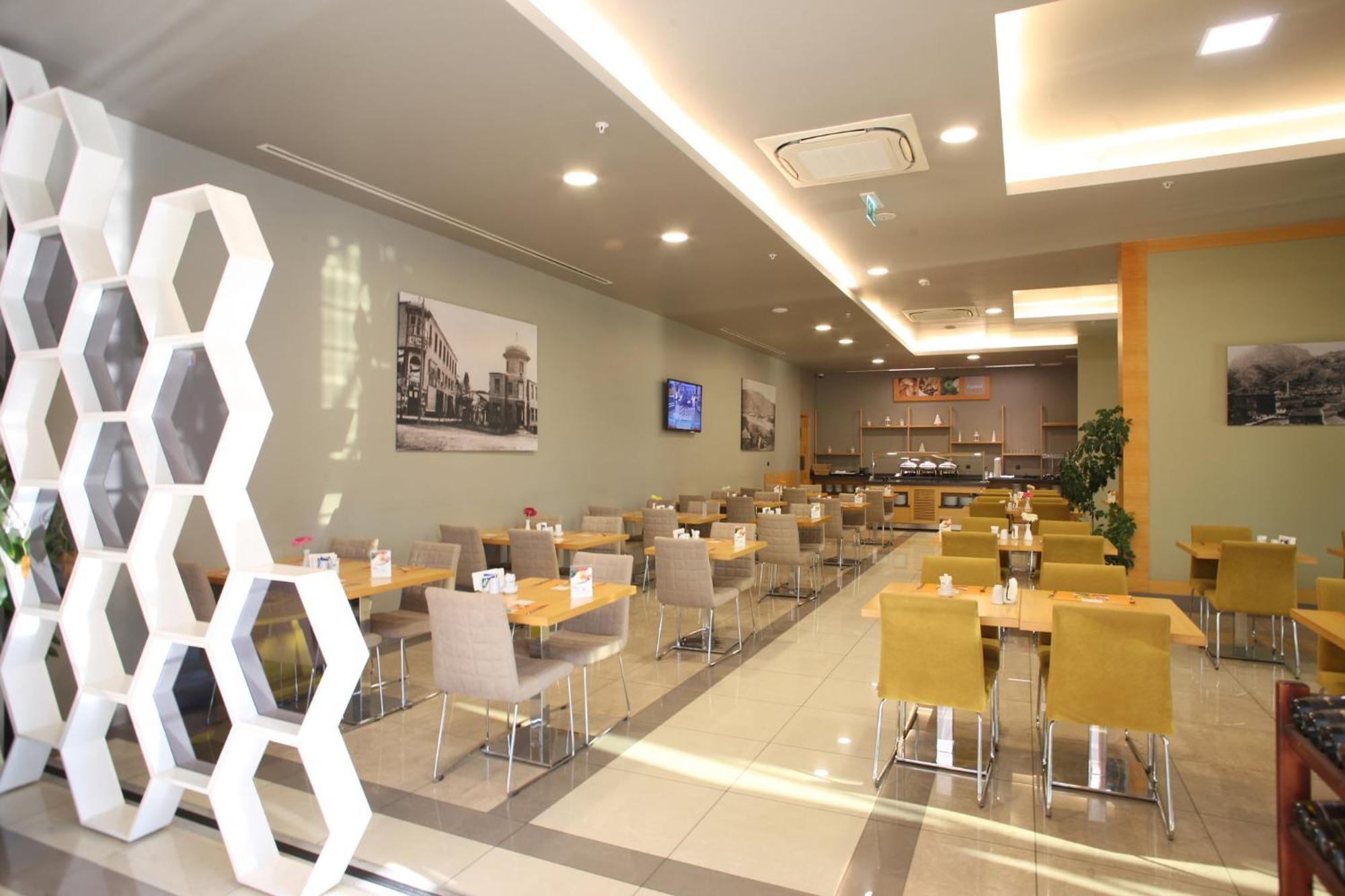 马尼萨西智选假日酒店 外观 照片