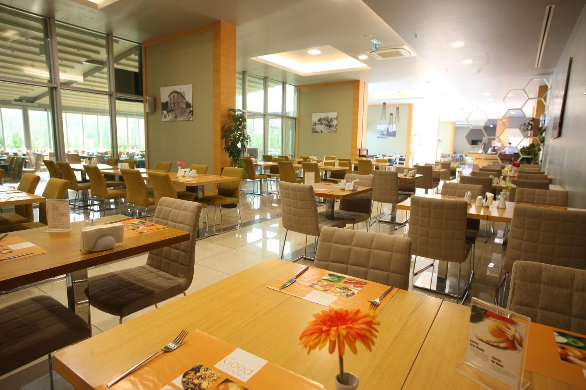 马尼萨西智选假日酒店 外观 照片