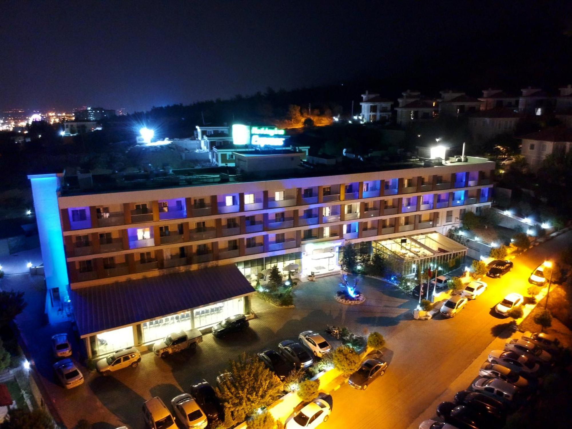 马尼萨西智选假日酒店 外观 照片